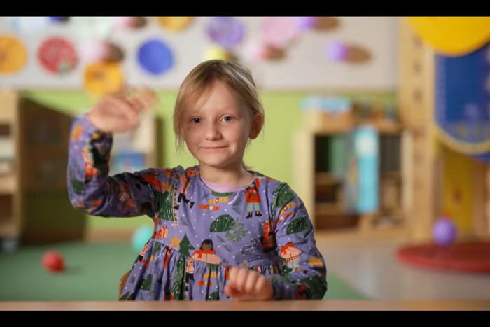 Im Video erzählen Kinder von ihren Mitbestimmungsmöglichkeiten in der Kita.